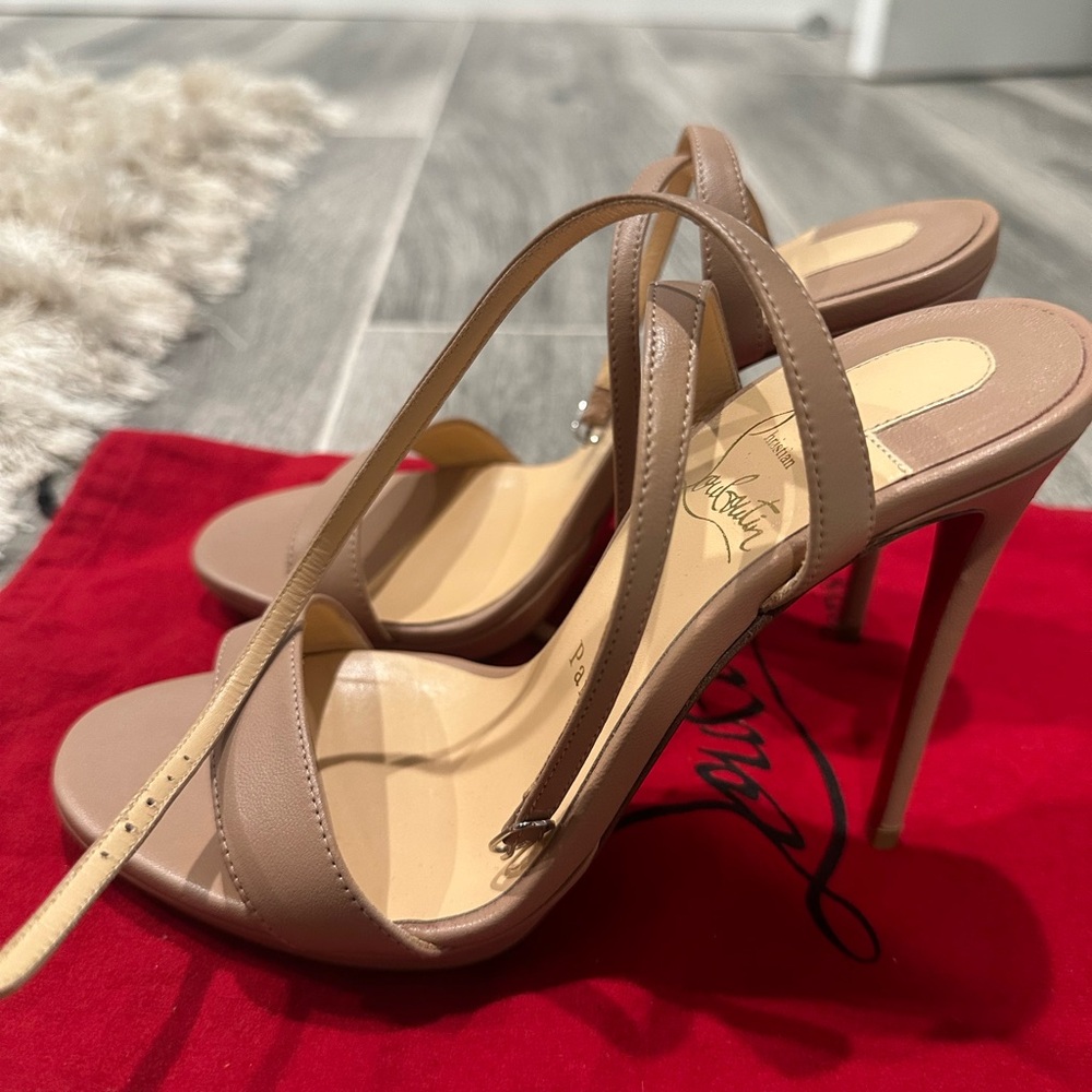 Christian Louboutin Loubi Queen Nude Sandal Heels LIKE NEW